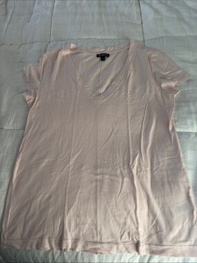 Express Light Pink Short Sleeve V-Neck Tee, medium